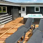 3 Bedroom Cozy In