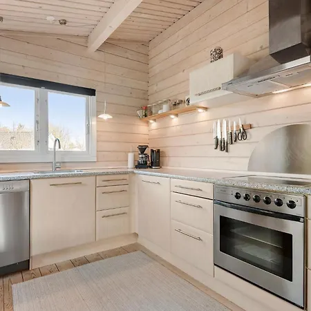 Feriehus 3 Bedroom Cozy In
