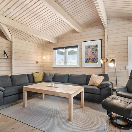 3 Bedroom Cozy In Feriehus Oksbøl