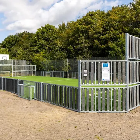 3 Bedroom Cozy In Prázdninový dům *