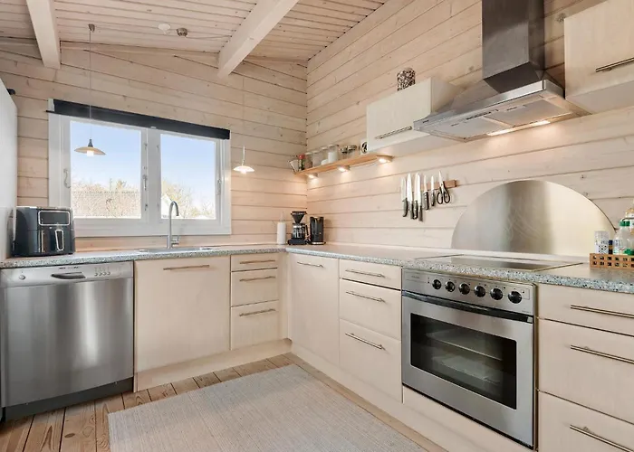 Nyaraló 3 Bedroom Cozy In