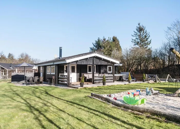 Nyaraló 3 Bedroom Cozy In Oksbøl